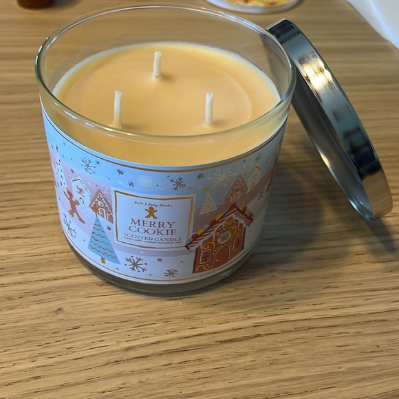 Bath & Body Works 3 Wick Candle. Merry Cookie. - Picture 2 of 3